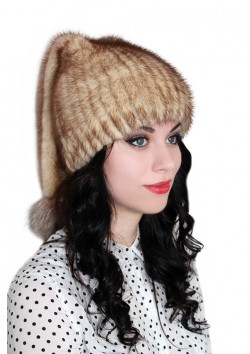 Шапка с хвостиком "Кэролайн"