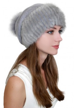 Шапка с хвостиком "Вера"